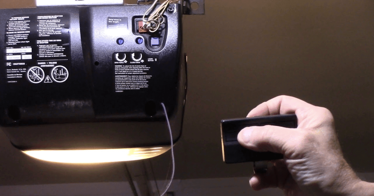 how to replace garage door opener battery