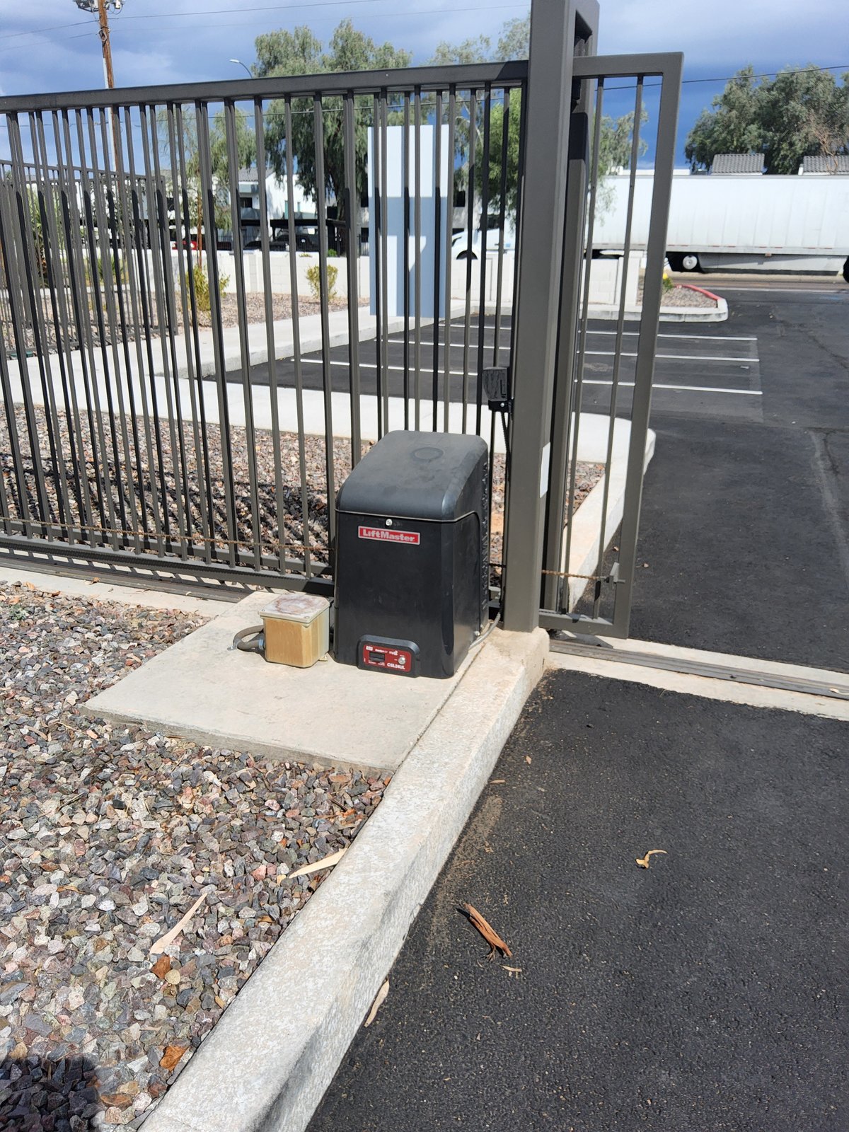 Commercial automatic slide gate, Phoenix AZ