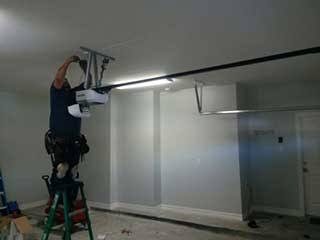 Garage door opener repair in Phoenix, Arizona
