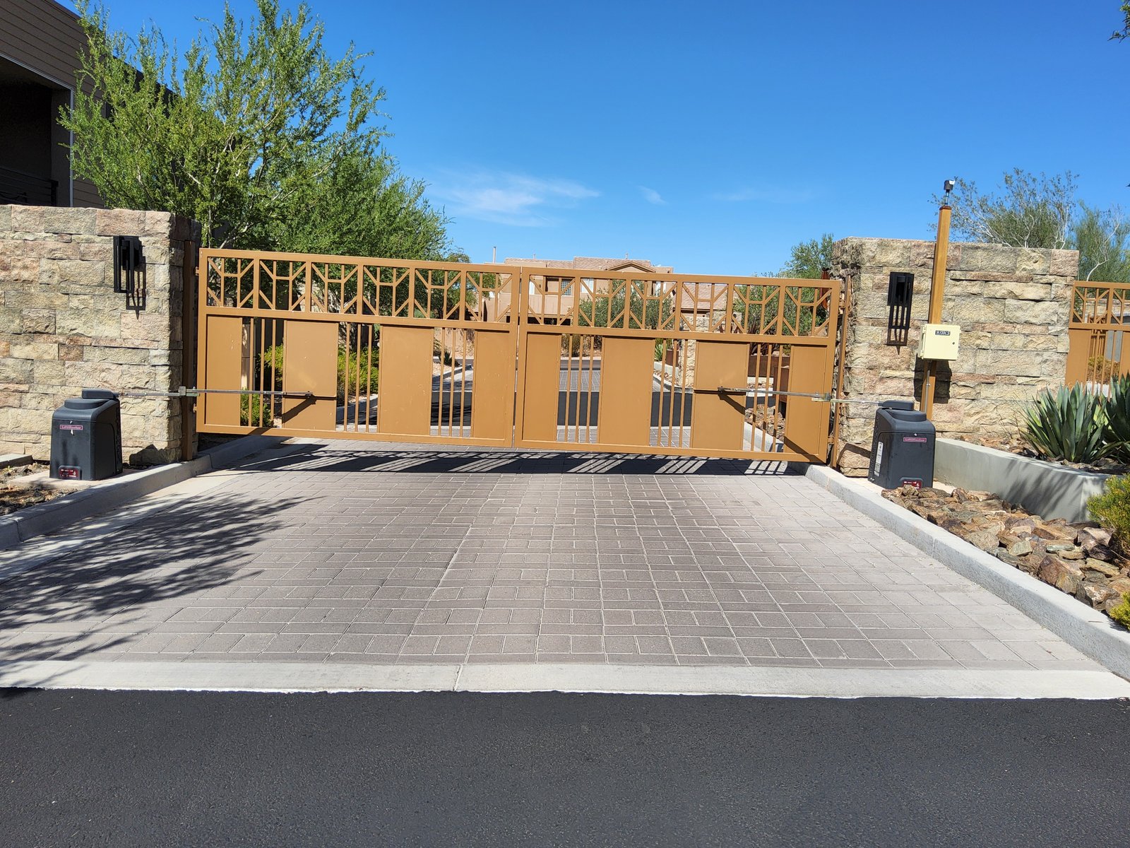 HOA community automatic entry gate, Scottsdale AZ